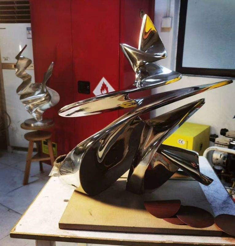 Stainless steel shaped mirror polishing
