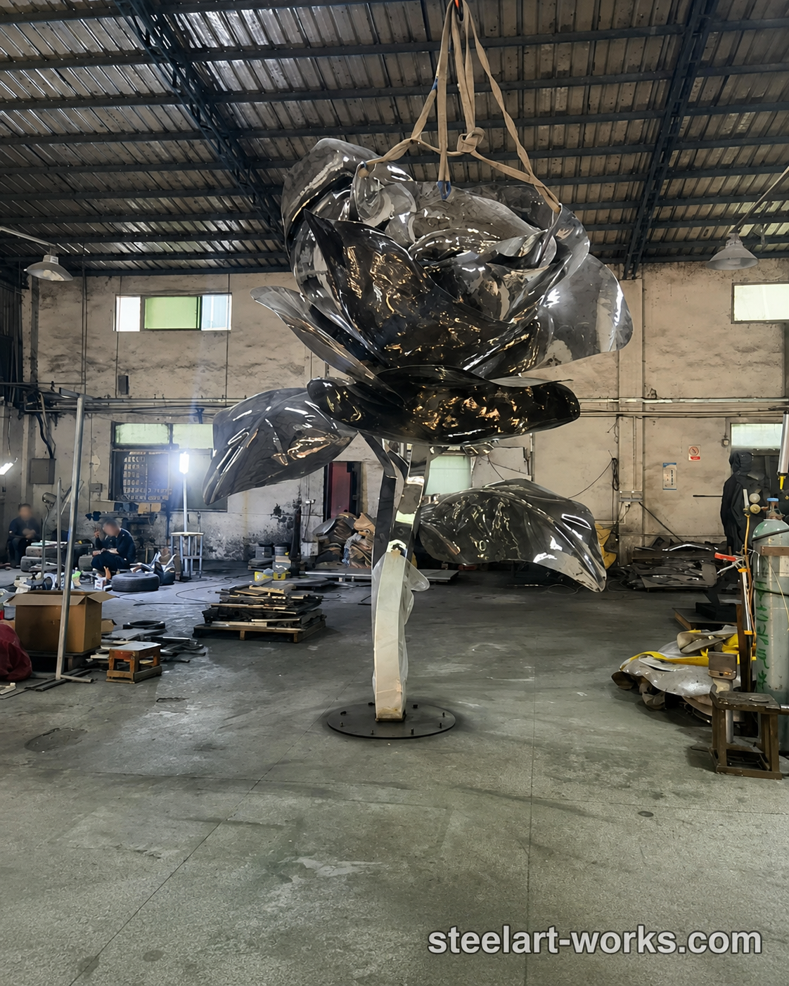 Mirror Polished Stainless Steel Rose Sculpture &ndash; 3.5m Large Hand-Forged Artwork